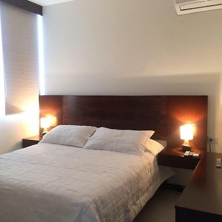 Hermoso Y Unico Apartamento Moderno, En Pleno Centro De Santa Cruz, Con Netflix Wi-Fi De 60 Mb, Estacionamiento Gratis Y Ac En Todos Los Ambientes 圣克鲁斯 外观 照片