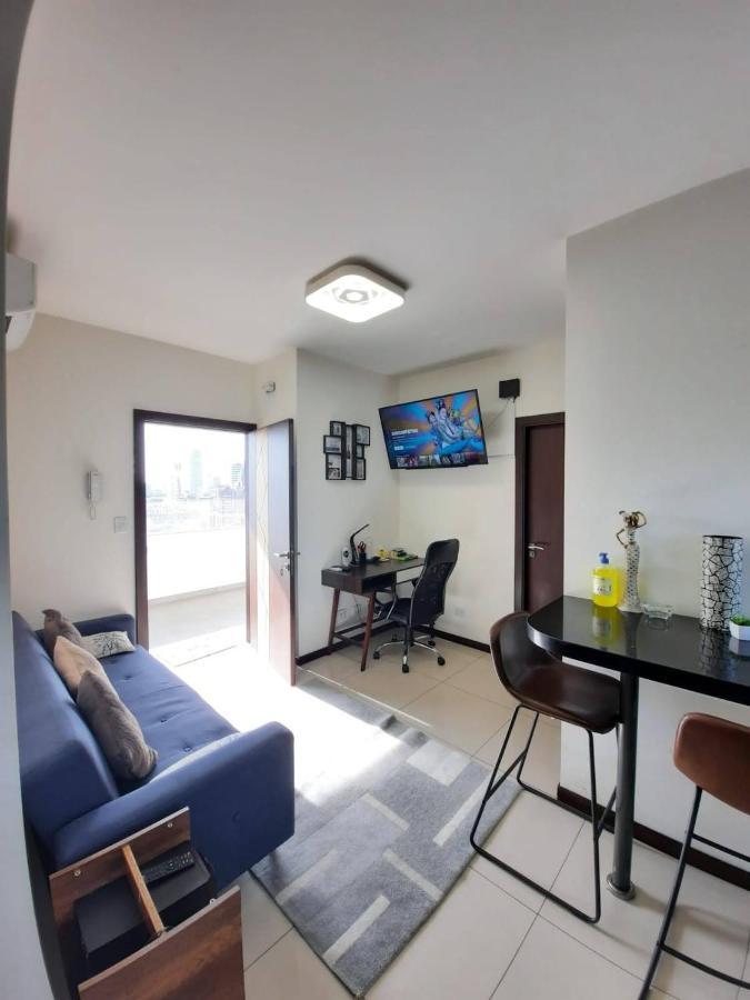 Hermoso Y Unico Apartamento Moderno, En Pleno Centro De Santa Cruz, Con Netflix Wi-Fi De 60 Mb, Estacionamiento Gratis Y Ac En Todos Los Ambientes 圣克鲁斯 外观 照片