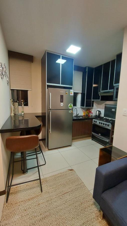 Hermoso Y Unico Apartamento Moderno, En Pleno Centro De Santa Cruz, Con Netflix Wi-Fi De 60 Mb, Estacionamiento Gratis Y Ac En Todos Los Ambientes 圣克鲁斯 外观 照片