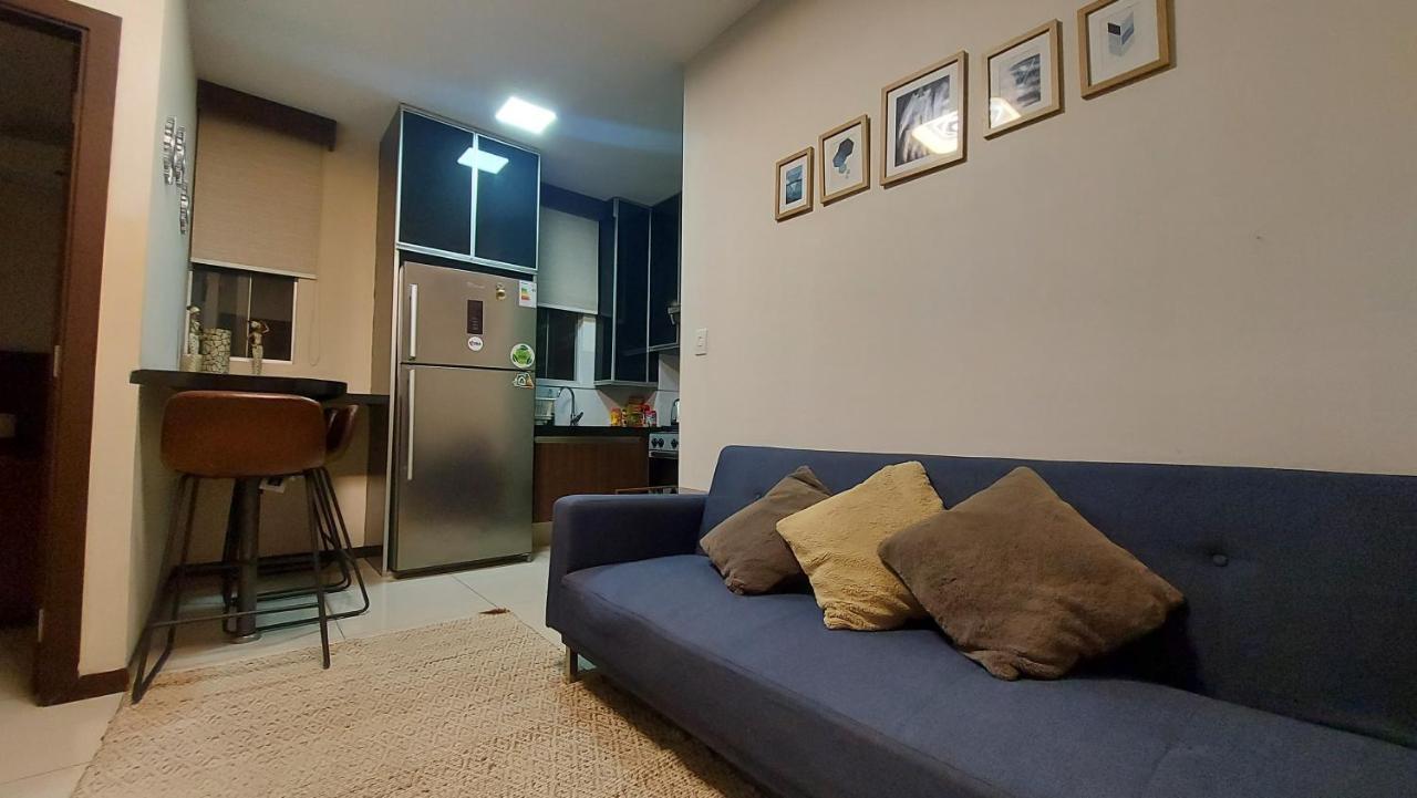 Hermoso Y Unico Apartamento Moderno, En Pleno Centro De Santa Cruz, Con Netflix Wi-Fi De 60 Mb, Estacionamiento Gratis Y Ac En Todos Los Ambientes 圣克鲁斯 外观 照片