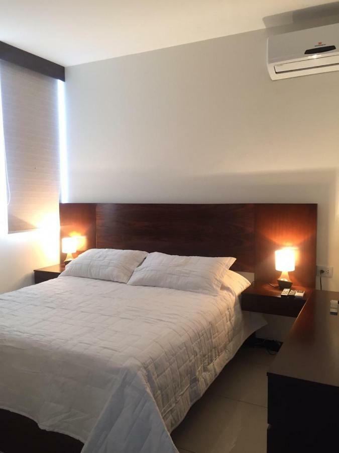Hermoso Y Unico Apartamento Moderno, En Pleno Centro De Santa Cruz, Con Netflix Wi-Fi De 60 Mb, Estacionamiento Gratis Y Ac En Todos Los Ambientes 圣克鲁斯 外观 照片