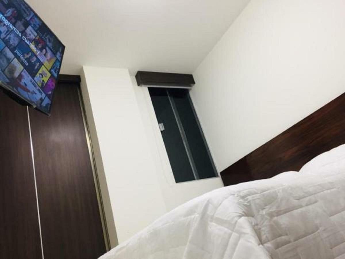 Hermoso Y Unico Apartamento Moderno, En Pleno Centro De Santa Cruz, Con Netflix Wi-Fi De 60 Mb, Estacionamiento Gratis Y Ac En Todos Los Ambientes 圣克鲁斯 外观 照片