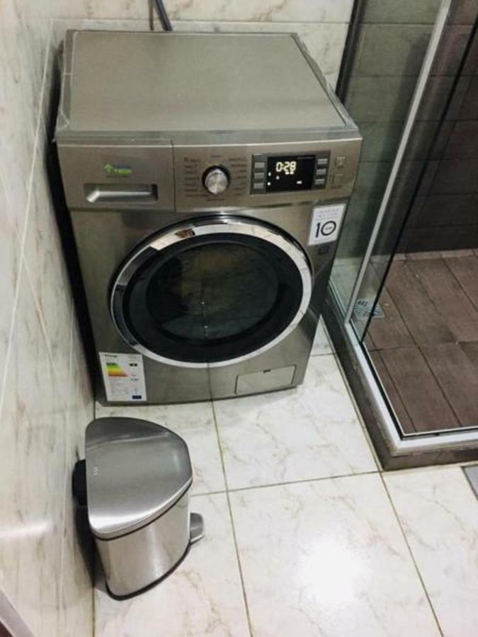 Hermoso Y Unico Apartamento Moderno, En Pleno Centro De Santa Cruz, Con Netflix Wi-Fi De 60 Mb, Estacionamiento Gratis Y Ac En Todos Los Ambientes 圣克鲁斯 外观 照片
