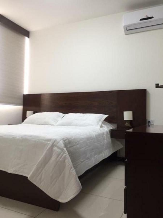 Hermoso Y Unico Apartamento Moderno, En Pleno Centro De Santa Cruz, Con Netflix Wi-Fi De 60 Mb, Estacionamiento Gratis Y Ac En Todos Los Ambientes 圣克鲁斯 外观 照片