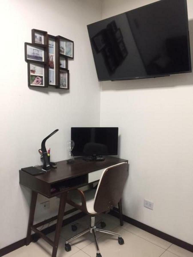Hermoso Y Unico Apartamento Moderno, En Pleno Centro De Santa Cruz, Con Netflix Wi-Fi De 60 Mb, Estacionamiento Gratis Y Ac En Todos Los Ambientes 圣克鲁斯 外观 照片